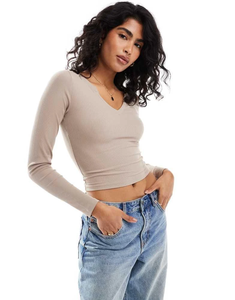 HOLLISTER Hollister ribbed plunge neck crop top in beige 1