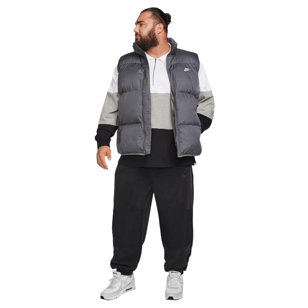 NIKE Nike Sportswear Club PrimaLoft Water-Repellent Puffer Vest - Men
s 7