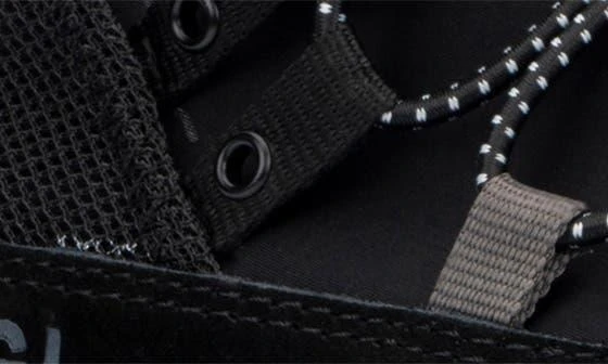 Hybrid Green Label Momentum Sneaker 9