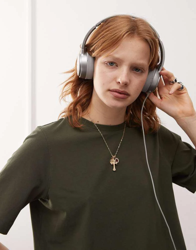 Weekday Weekday Perfect boxy fit t-shirt in khaki 4