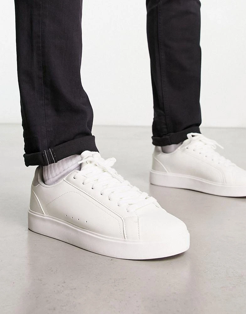 Pull&Bear Pull&Bear basic lace-up trainer in white 1