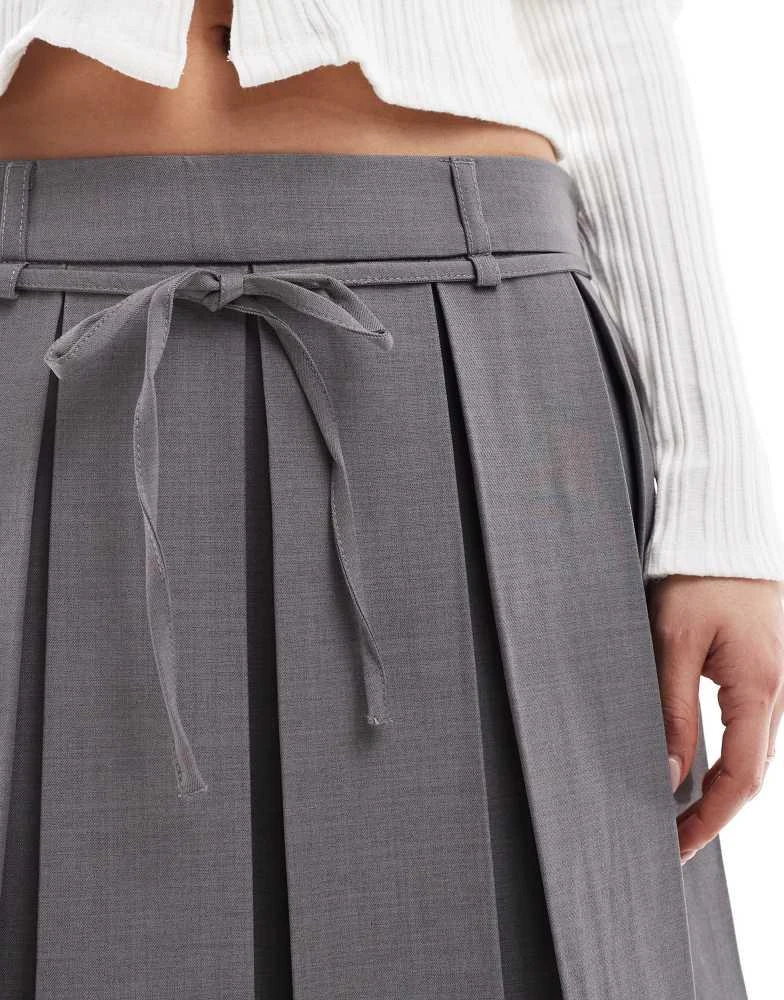 ONLY ONLY tie waist pleated mini skirt in grey 5