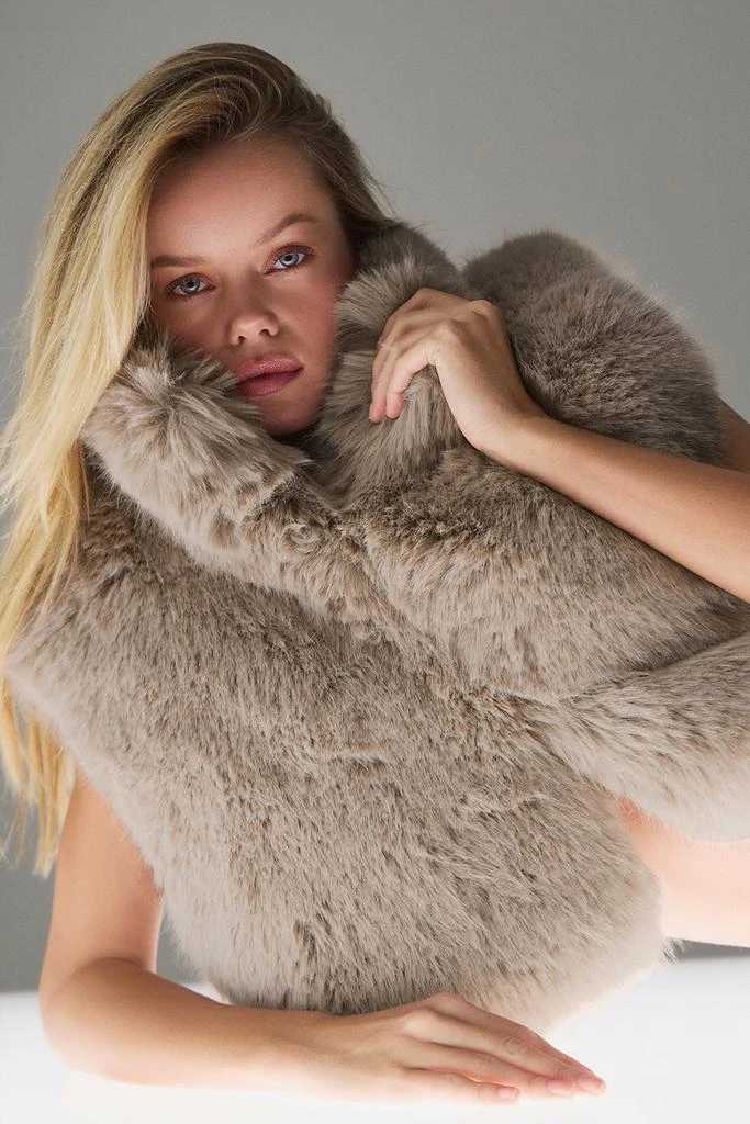 Alo Opulent Faux Fur Cropped Vest - Oat 4