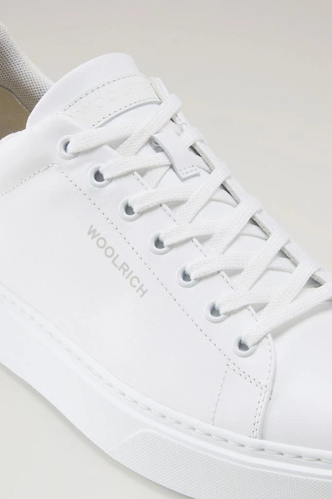 WO-FOOTWEAR Classic Court Sneakers in Leather with Contrasting Patch - Men - White 5