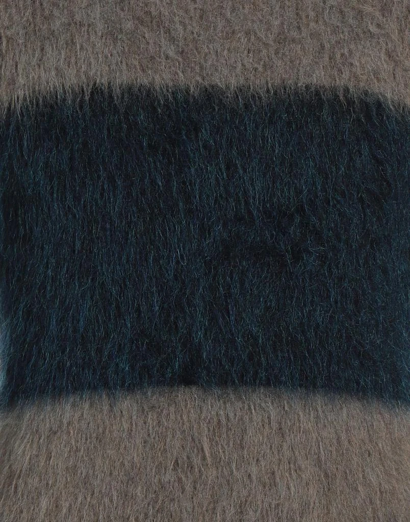 RODA Sweater 4