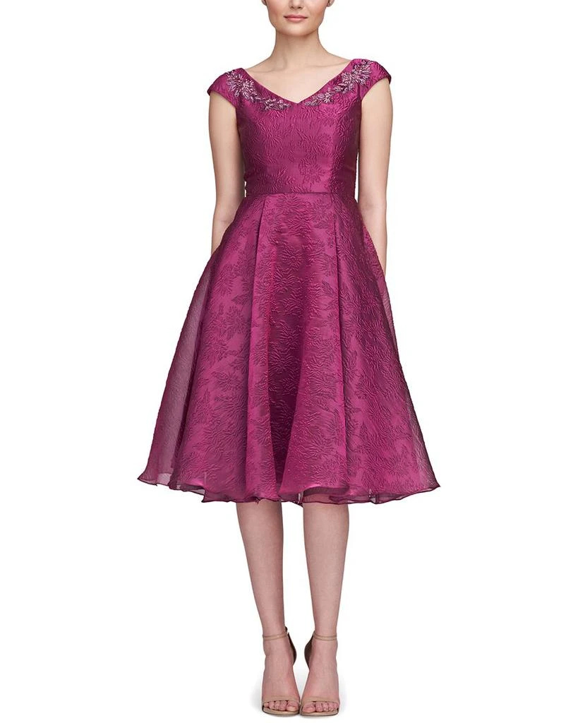 Shop Kit Bateau Neck Cocktail Dress on Sale at BeyondStyle  Get 85% Off  Kit Bateau Neck Cocktail Dress with Limited-Time Flash Deals, Exclusive  Discounts, and Special Offers. Enjoy Unbeatable Savings on