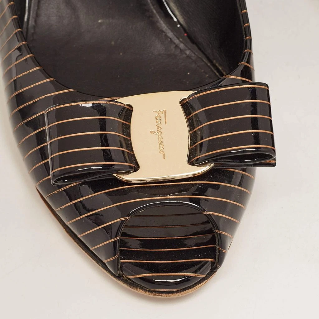 Salvatore Ferragamo Salvatore Ferragamo Brown/Gold Patent Leather Vara Bow Pumps Size 39.5 7
