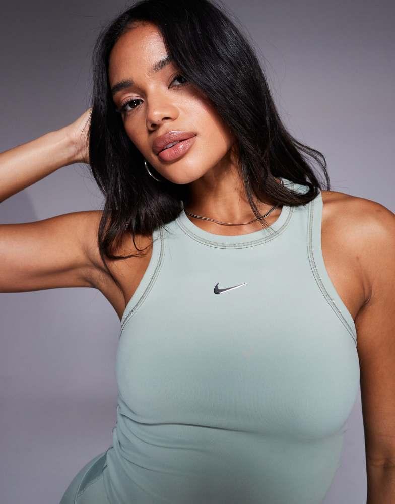 gym vest nike