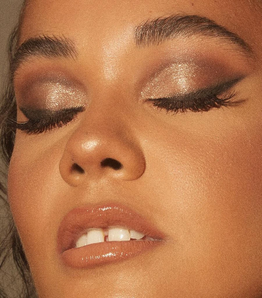 Huda Beauty 175 Anniversary Edition Gold Obsession Eyeshadow Palette 4