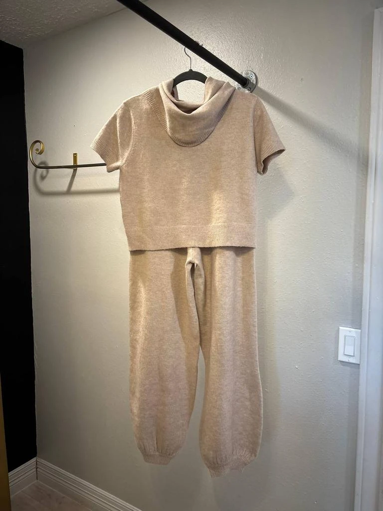 MABLE Mable - Women
s Basic Knit Top And Jogger Pants Set With Scarf