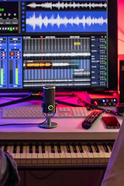 JBL JBL Quantum Stream Studio USB Recording + Gaming Microphone