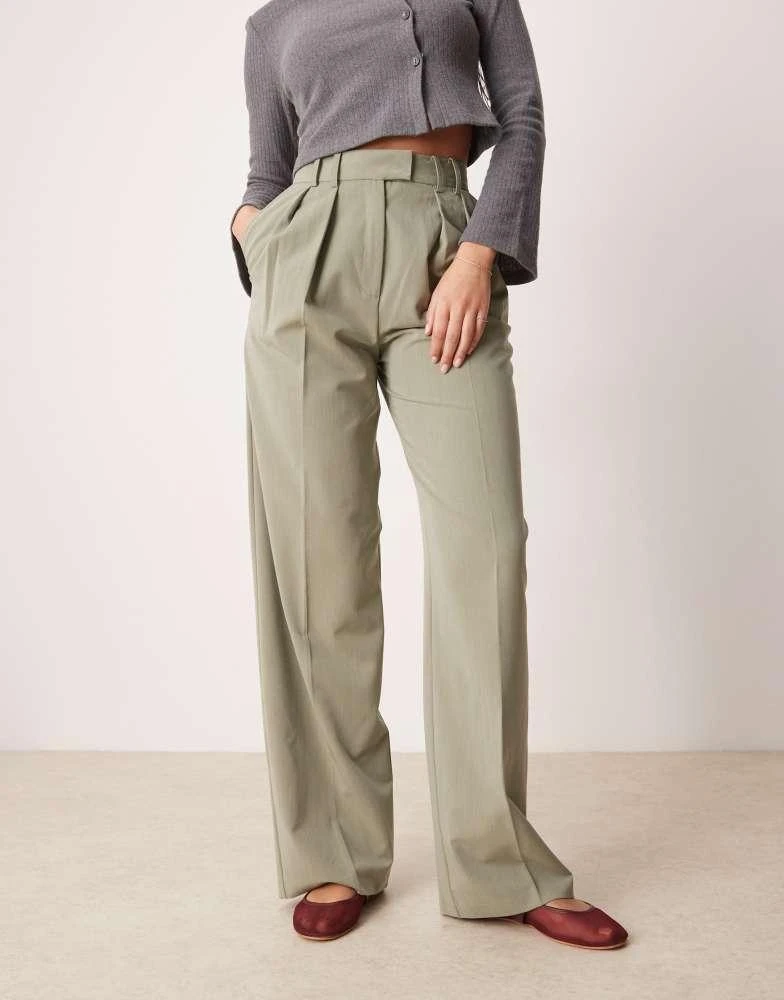 gloria vanderbilt dress pants Vintage Size 4 Straight Leg Stretch Khaki Elevate your professional look with these sophisticated Gloria Vanderbilt dress pants Vanderbilt Outlet Gloria Vanderbilt Sateen