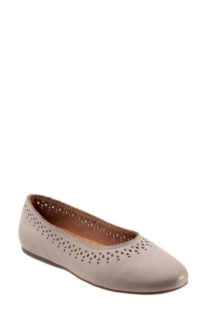 SoftWalk Selma Cutout Ballet Flat 8