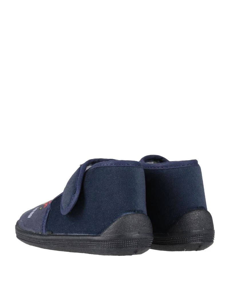 AWA Slides and slippers 3