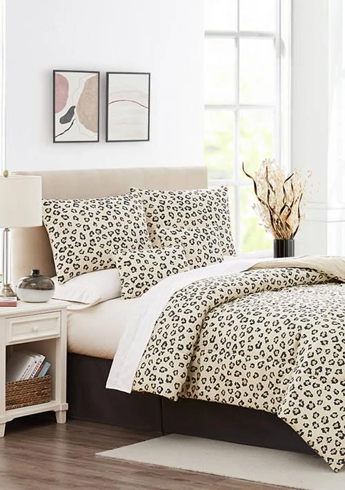 Modern. Southern. Home.™ Southern. Home. Cheetah Print 6 Piece Comforter Set 1