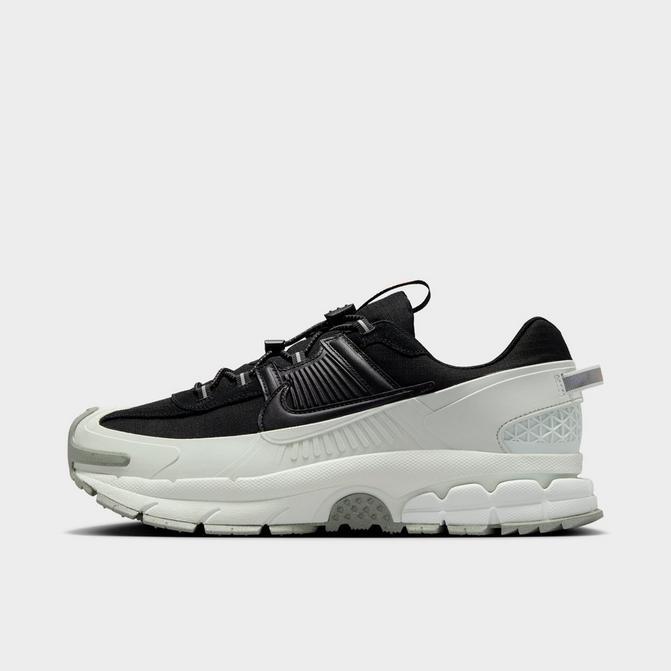 NIKE Men's Nike Zoom Vomero Roam Winterized Casual Shoes