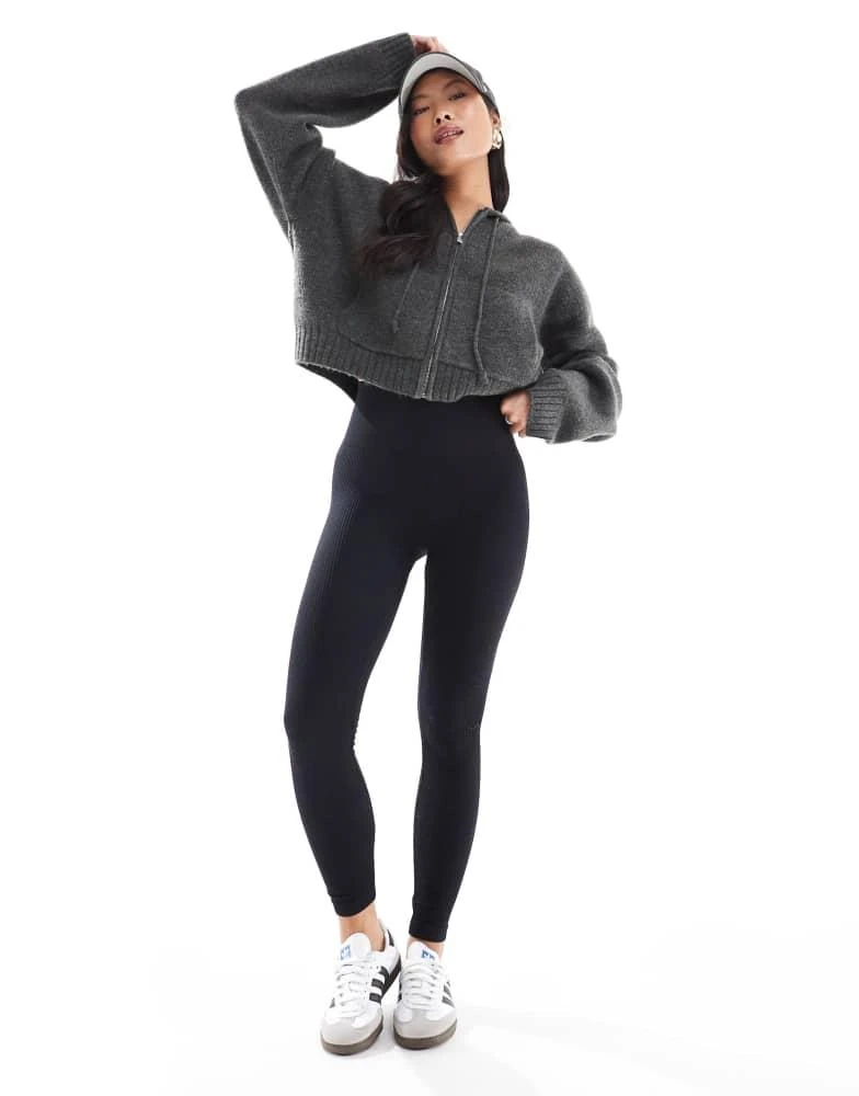 Stradivarius Stradivarius Petite seamless ribbed leggings in black 1