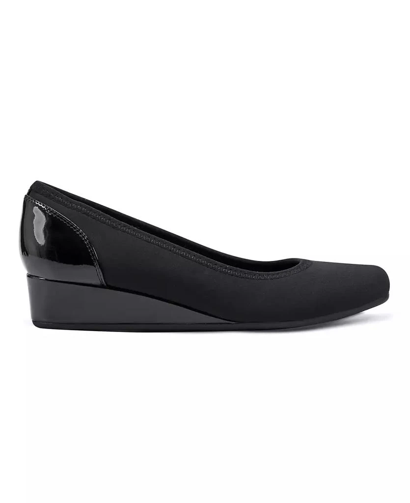 Easy Spirit Women's Gwenyth Low Wedge Pumps 2