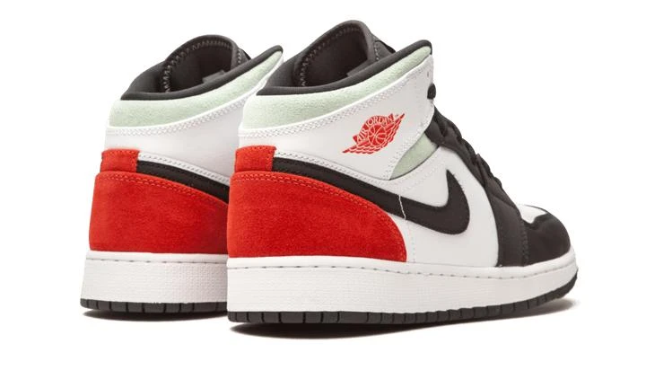 Jordan Air Jordan 1 Mid SE GS 4