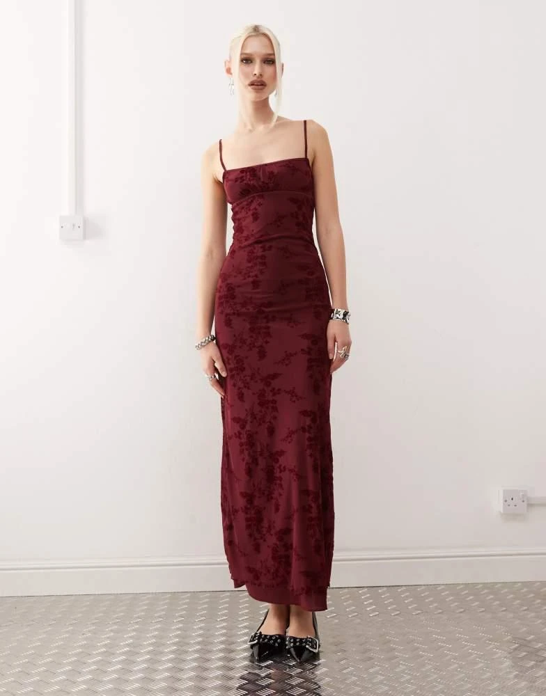 Motel Motel darsih flocked floral maxi cami dress in burgundy 1
