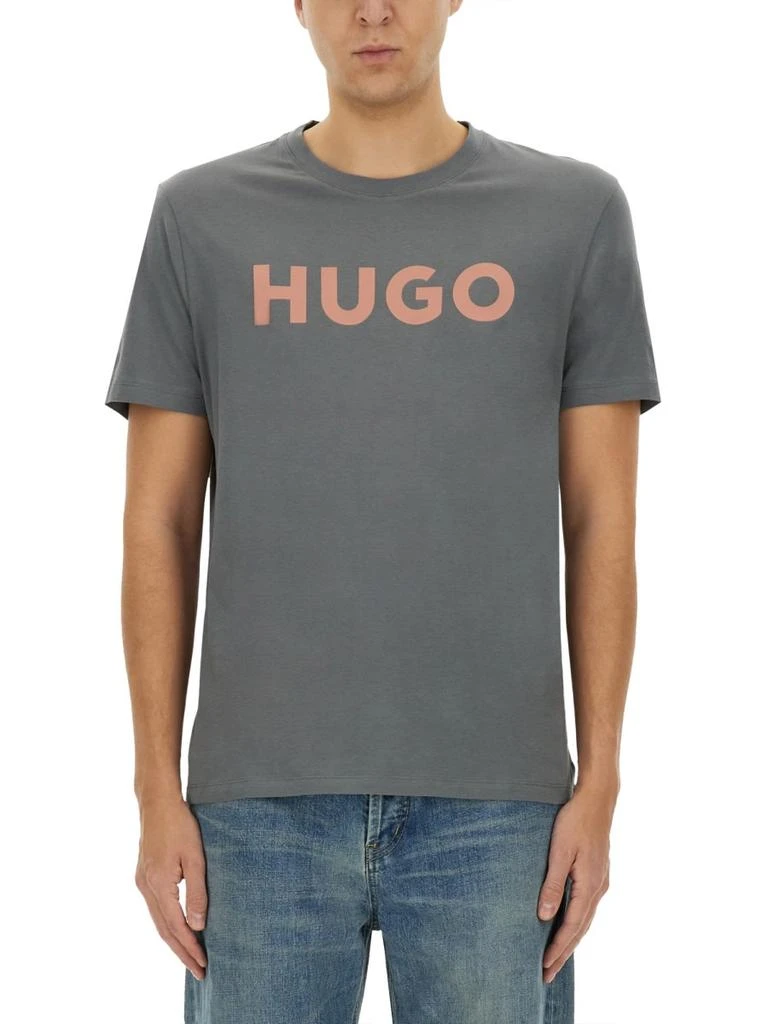Hugo Boss T-shirt With Contrasting Logo 1