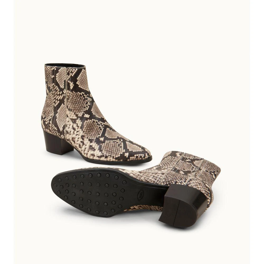 Tod's Ankle Boots in Leather 4