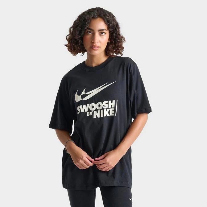 NIKE Women's Nike Swoosh Boyfriend T-Shirt 1