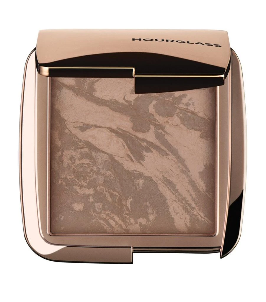 HOURGLASS Ambient Lighting Bronzer 1