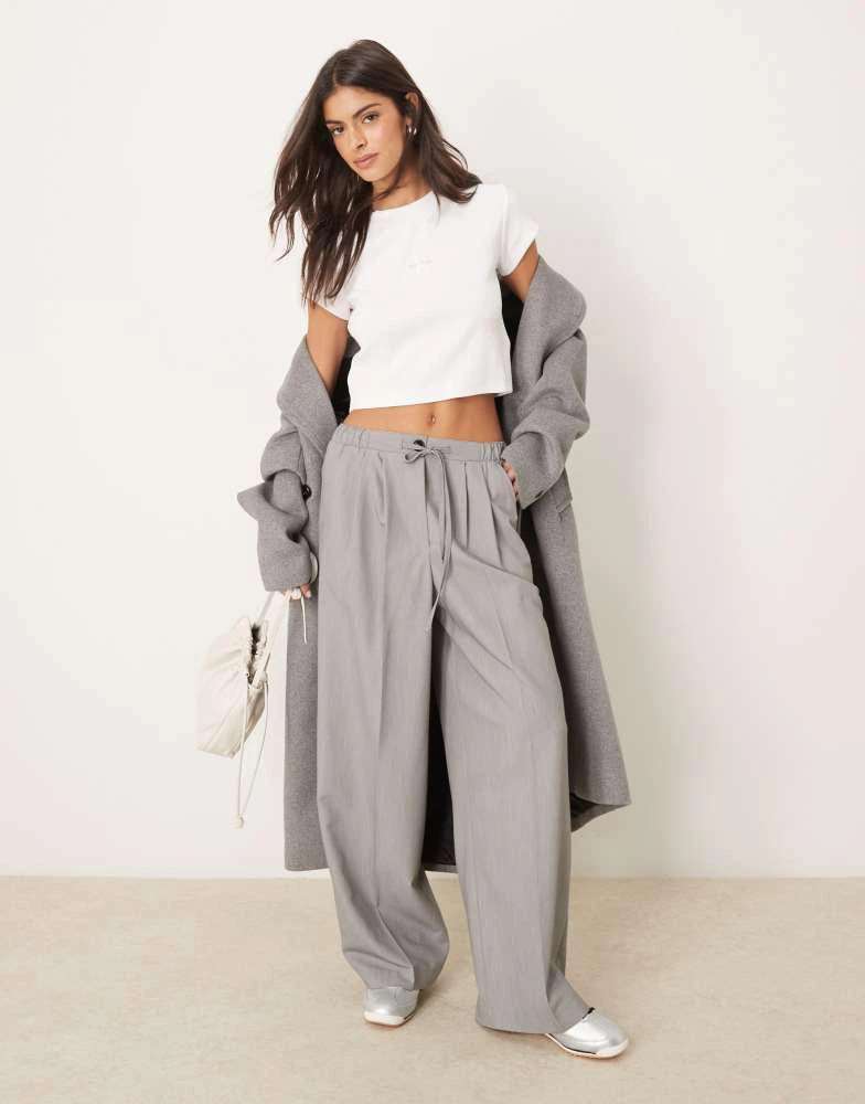 Calvin Klein Calvin Klein Jeans monologo baby tee in white 3