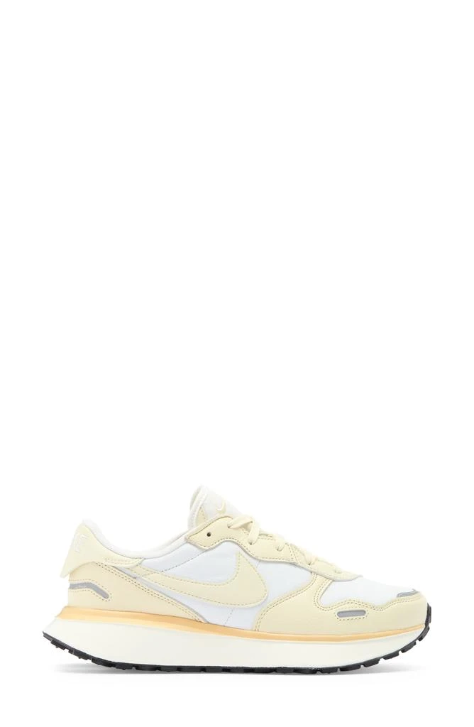 NIKE Phoenix Waffle Sneaker 3