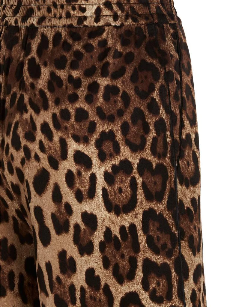 Dolce 
Gabbana Dolce 
Gabbana Leopard-Printed Elasticated Waistband Shorts 4