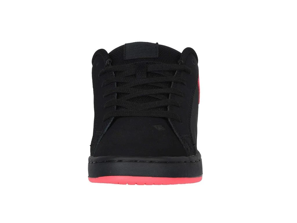 DC Court Graffik W 7