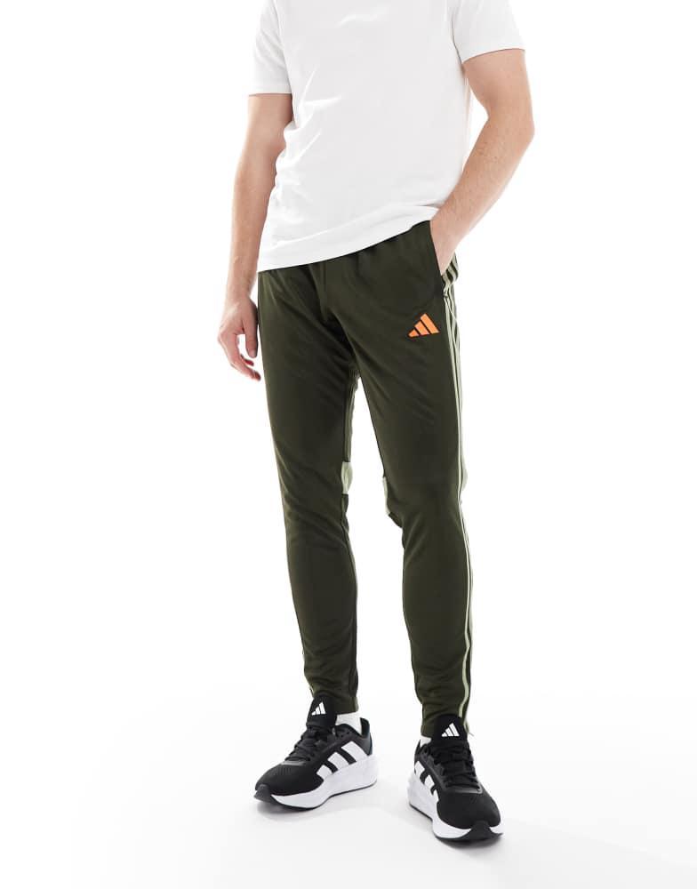 Adidas adidas Football Tiro 25 essentials training pants in night cargo / tent green / imp