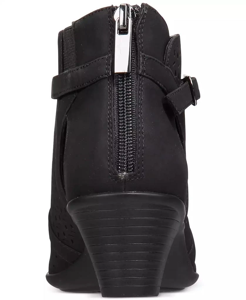 Easy Street Carrigan Sandals 3