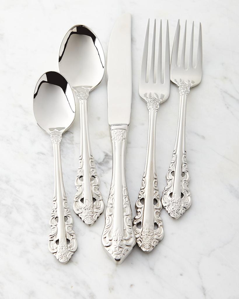 Wallace Silversmiths 65-Piece Antique Baroque Flatware