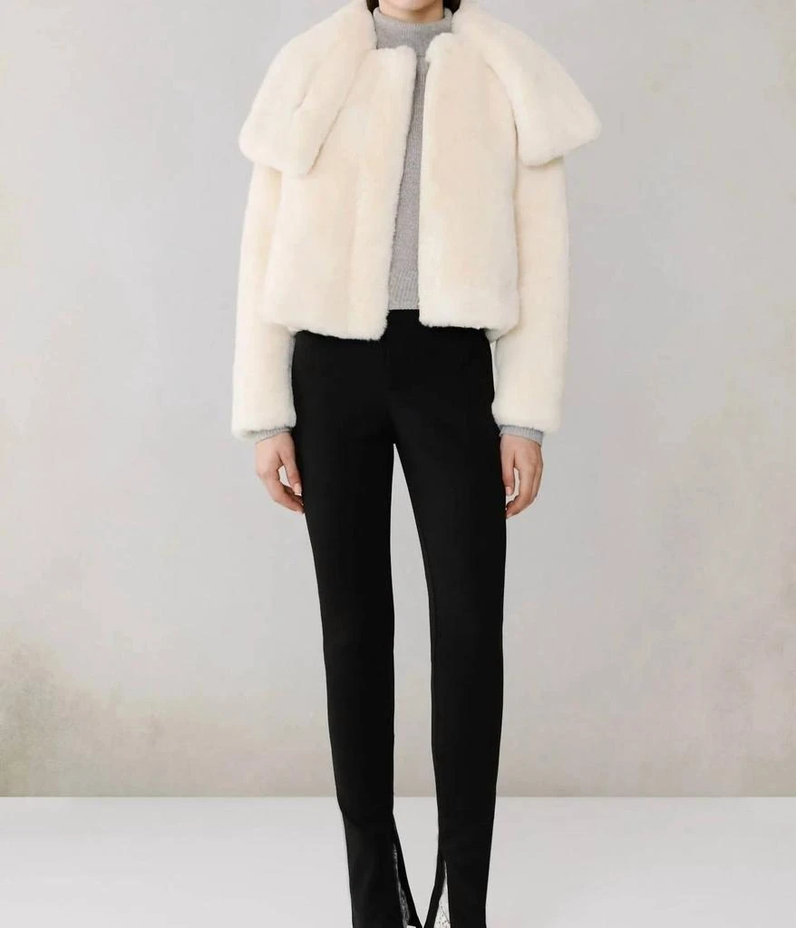 Sage 
Clare Sage 
Clare - Women
s Kendell Boxy Jacket With Scarf