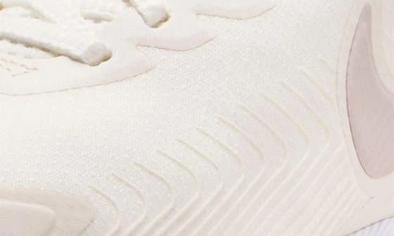 NIKE Air Max Nuaxis Sneaker 7