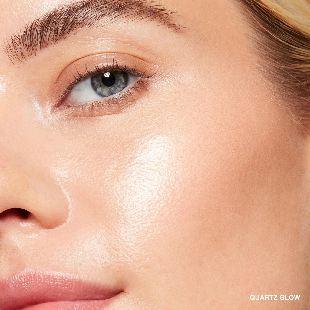Bobbi Brown Highlighting Powder 3