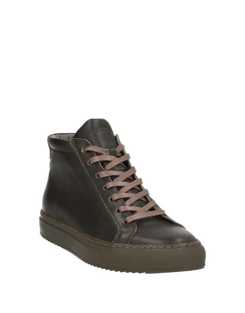 NATIONAL STANDARD Sneakers