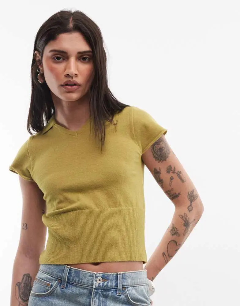 Reclaimed Vintage Reclaimed Vintage knitted short sleeve fitted top with polo collar detail