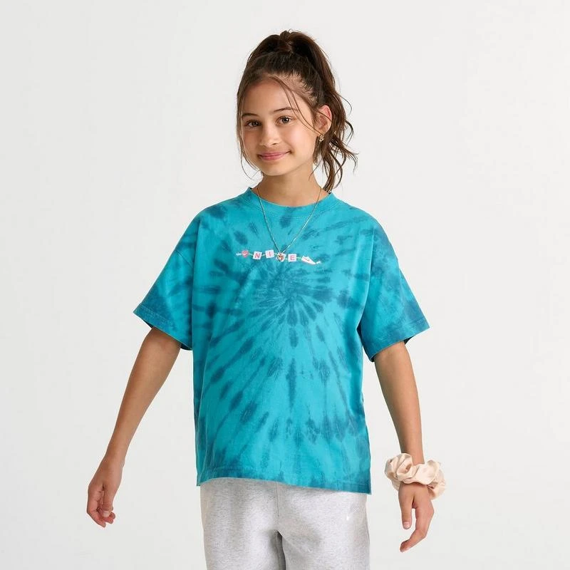 NIKE Girls' Nike Sportswear Tie-Dye Bracelet Graphic T-Shirt 3