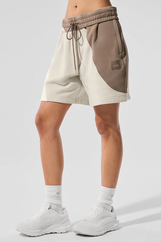 Alo 7" Make Waves Short - Ivory/Bone/Gravel 5