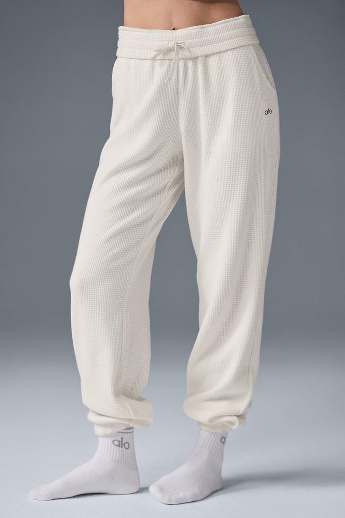 Alo Waffle Weekend Escape Jogger - Ivory