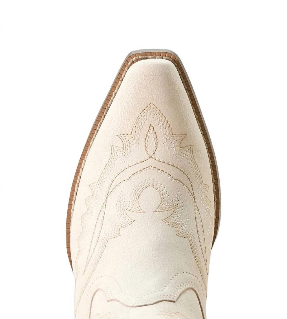 Ariat Ariat - Girl
s Casanova Distressed Western Boot 5