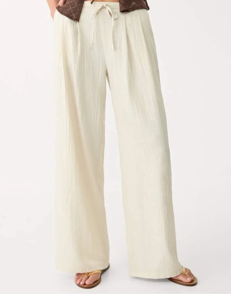 Stradivarius Stradivarius textured drawstring trousers in vanilla 4