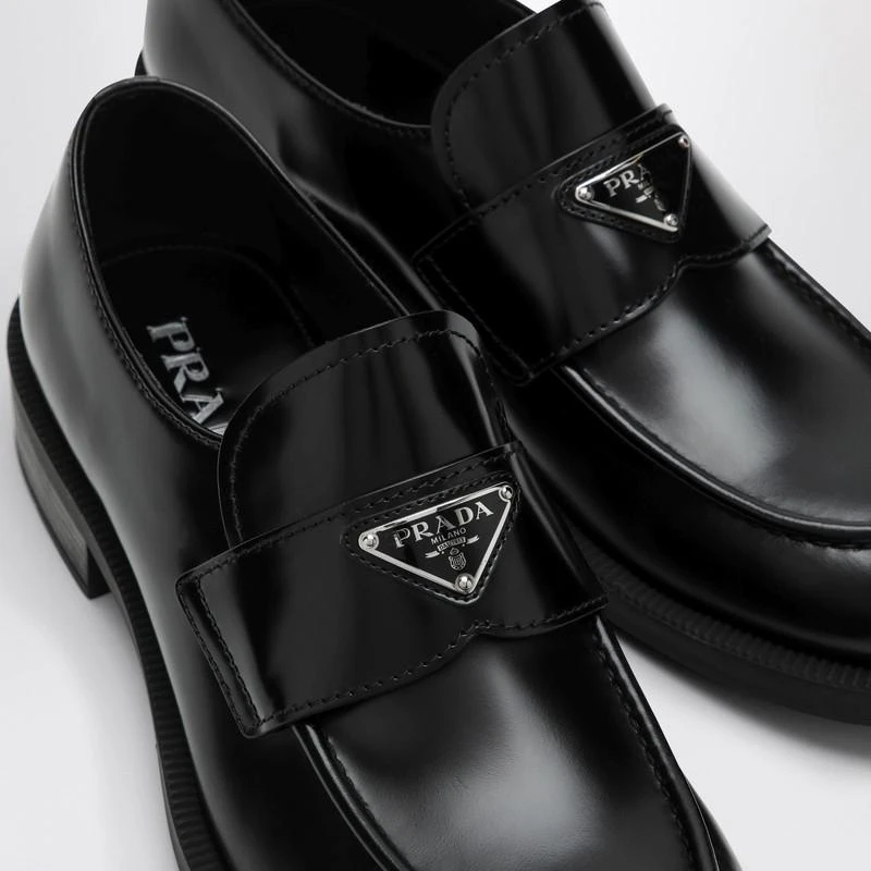 Prada Black leather loafer with logo 5