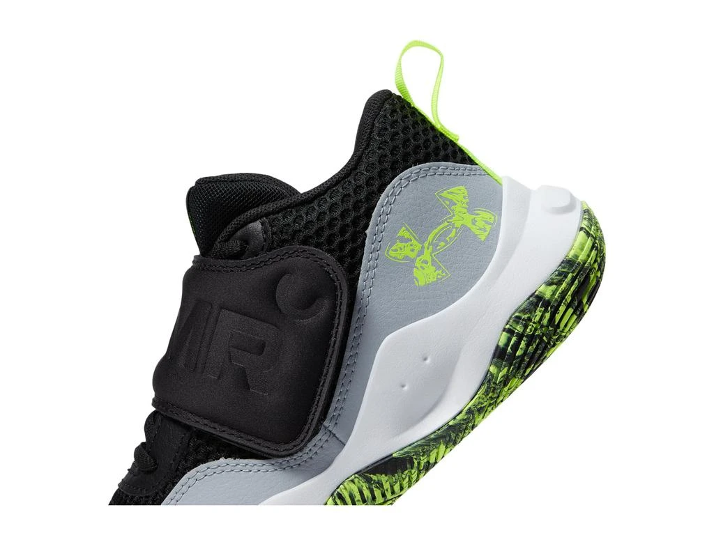 Under Armour Kids ZONE 2 Basketball Shoe (Little Kid) 5