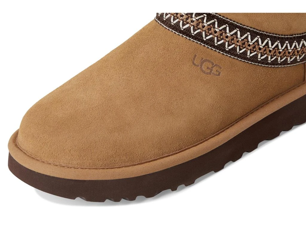 UGG Classic Short Cresent 6