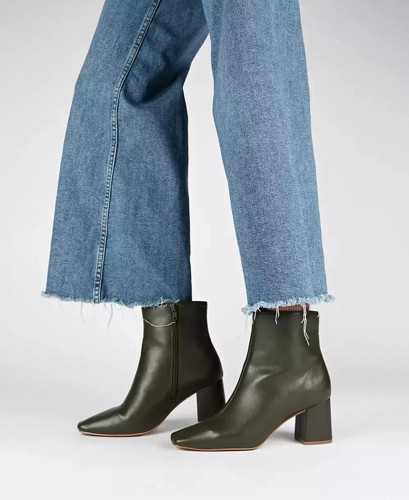 Journee Collection Women's Haylinn Block Heel Dress Booties 10
