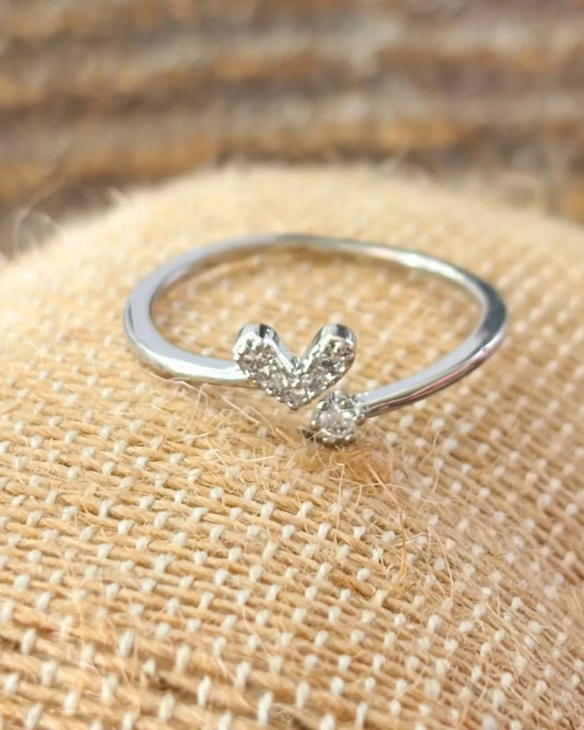 White Label White Label - Women
s Pavé Heart Ring